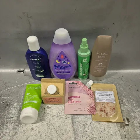 APPROXIMATELY 20 ASSORTED HEALTH & BEAUTY PRODUCTS TO INCLUDE - BEDTIME WASH, BATHSALTS, CLAY MASK ETC 