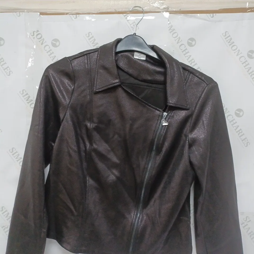 APPROXIMATELY 6 KIM&CO JACKETS IN VARIOUS COLOURS AND SIZES TO INCLUDE SIZE S/P, M