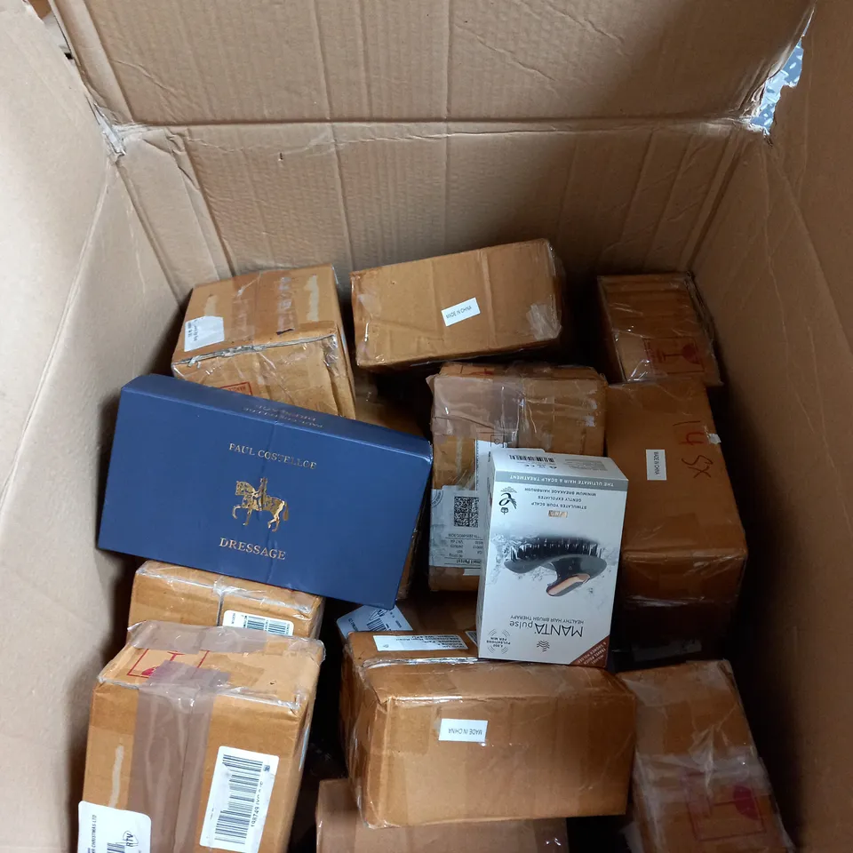 APPROXIMATELY 20 ASSORTED HOUSE HOLD ITEMS TO INCLUDE A LEATHER PURSE, READING GLASSES AND HAIR CARE / COLLECTION ONLY