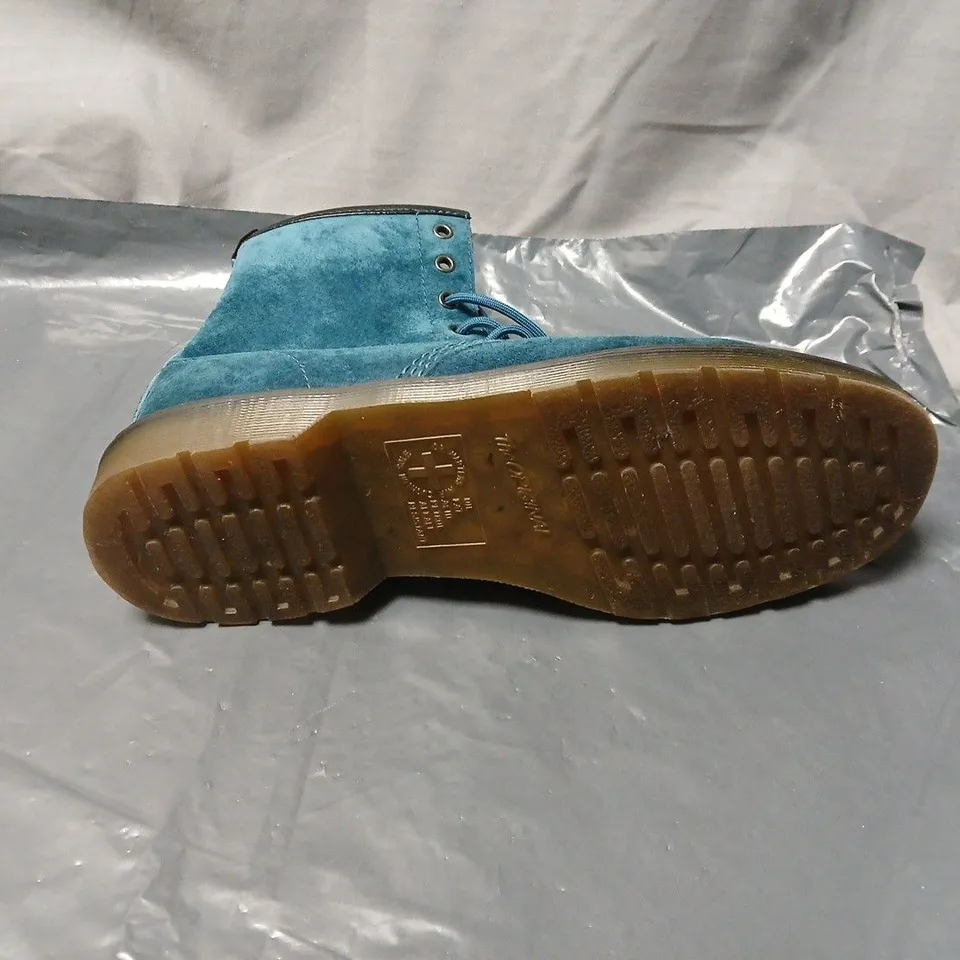 DR MARTENS TEAL SUEDE LACE-UP ANKLE BOOT – BLUE LACES, YELLOW WELT STITCHING SIZE UK10