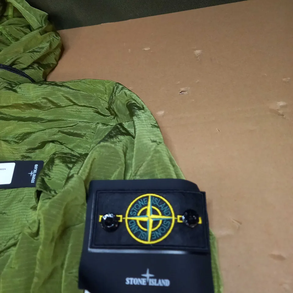 STONE ISLAND NYLON GREEN JACKET SIZE L