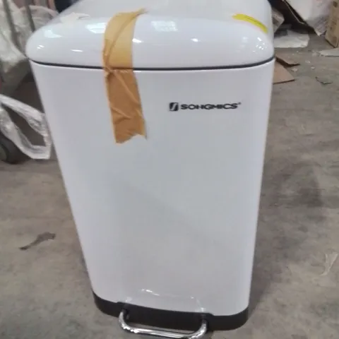 SONGMICS 30L STEP ON TRASH CAN 