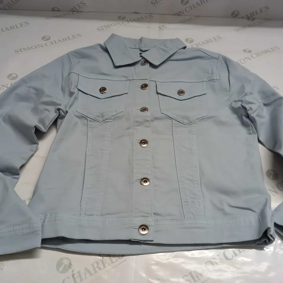 KURT MULLER WOMAN CROP FAUX DENIM JACKET IN LIGHT BLUE - UK 12
