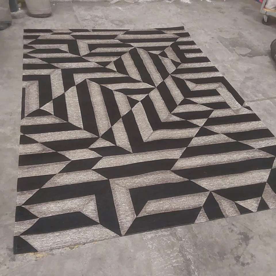 QUALITY DESIGNER AREA RUG - APPROXIMATELY 290 x 205cm
