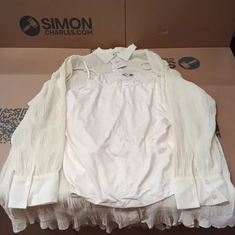 BOXED BRAND NEW APPROXIMATELY 20 JD WILLIAMS TEXTURED SHIRTS - IVORY, SIZE 20 (1 BOX)