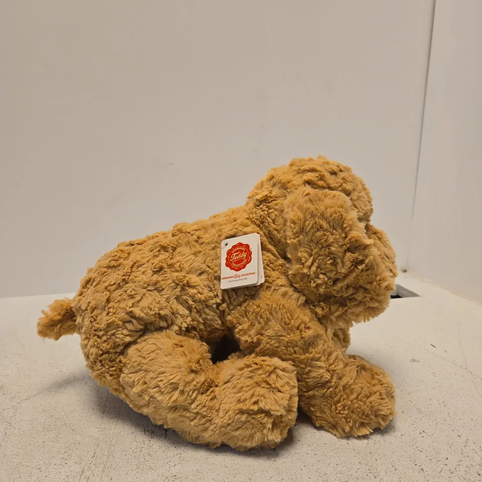 LYING BROWN DOG BY TEDDY HERMANN - 28CM 