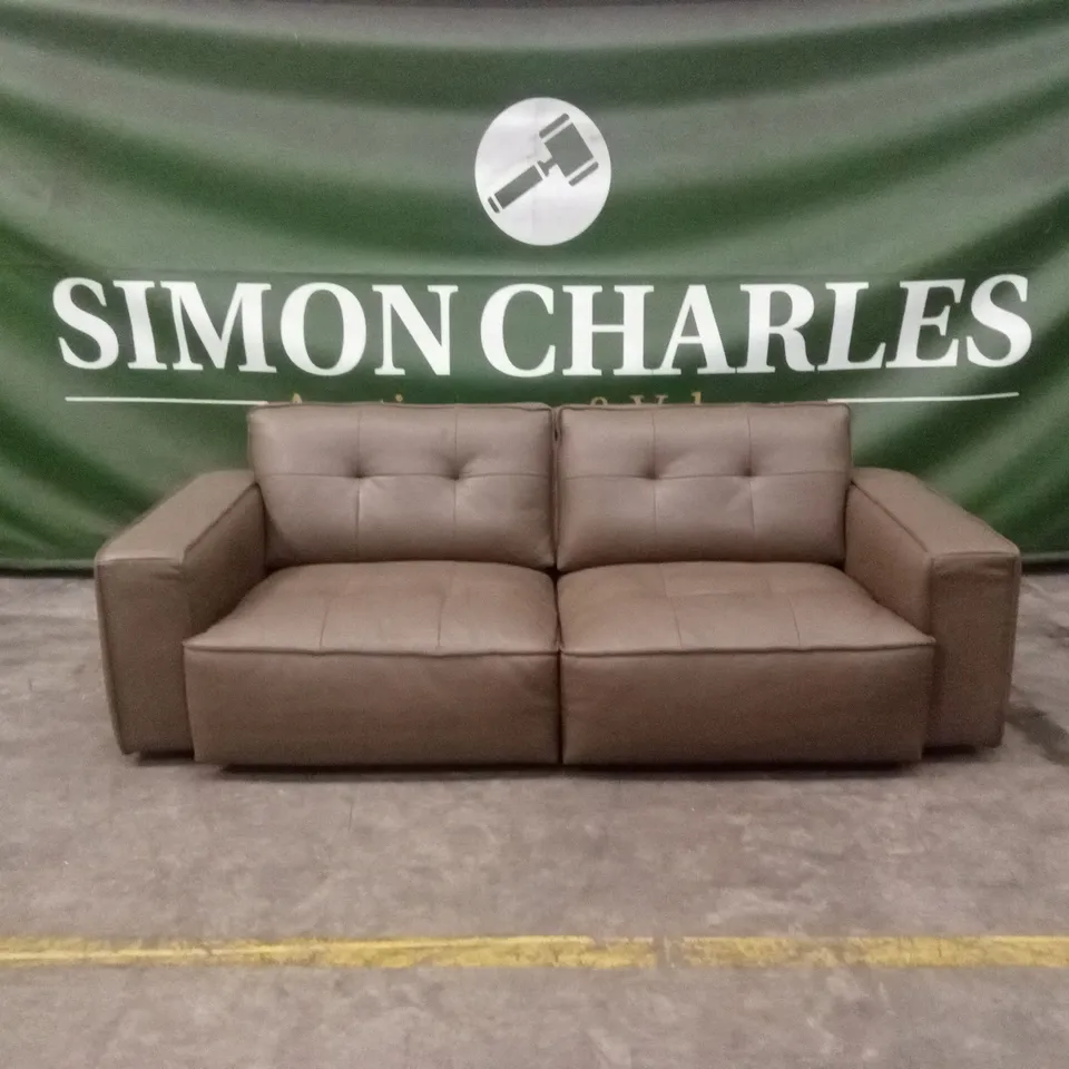 QUALITY DESIGNER ITALIAN MADE GRAVINA 3 SEATER LEATHER SOFA