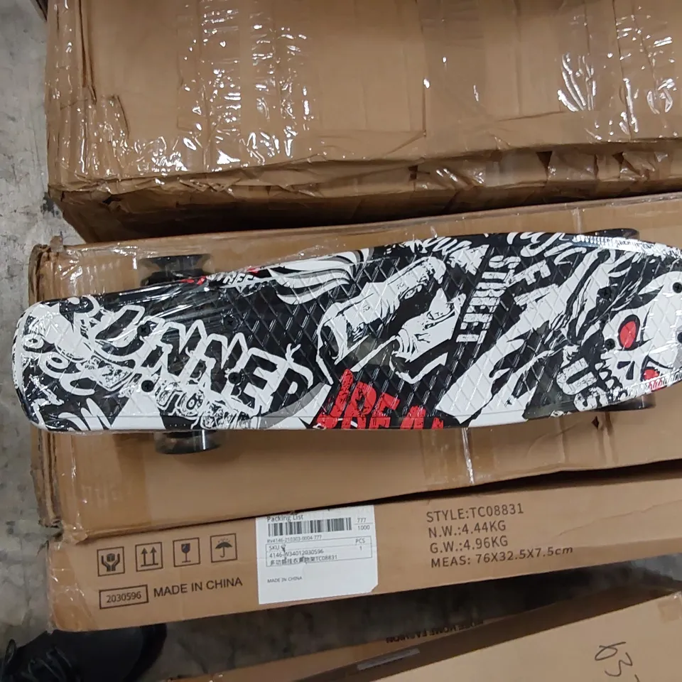 BRAND NEW BOXED CAROMA JY-W2201 SKATEBOARD (1 BOX)