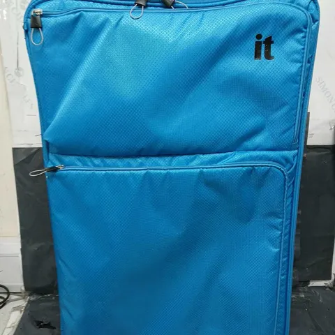 IT LUGGAGE WHEELED SUITCASE SET IN BLUE - COLLECTION ONLY 