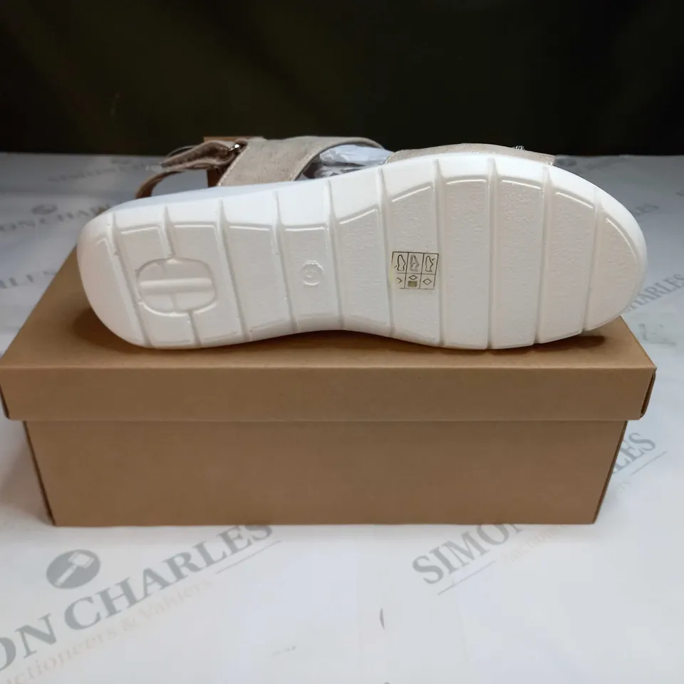 BOXED PAIR OF CUSHION WALK JEWELLED SANDALS IN GOLD - SIZE 5