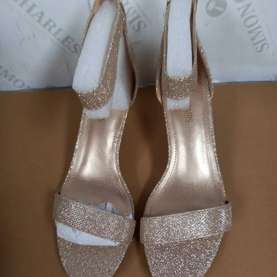 BOXED PAIR OF DREAM PARIS HEELS (GOLD, GLITTER), SIZE 10 UK