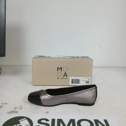 MODA IN PELLE WOMEN'S METALLIC GREY LEATHER FLATS β BLACK PATENT TOE, BOXED EU SIZE 40