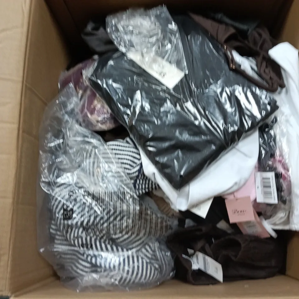 BOX OF APPROXIMATELY 30 ASSORTED CLOTHING ITEMS IN VARIOUS STYLES , COLOURS AND SIZES