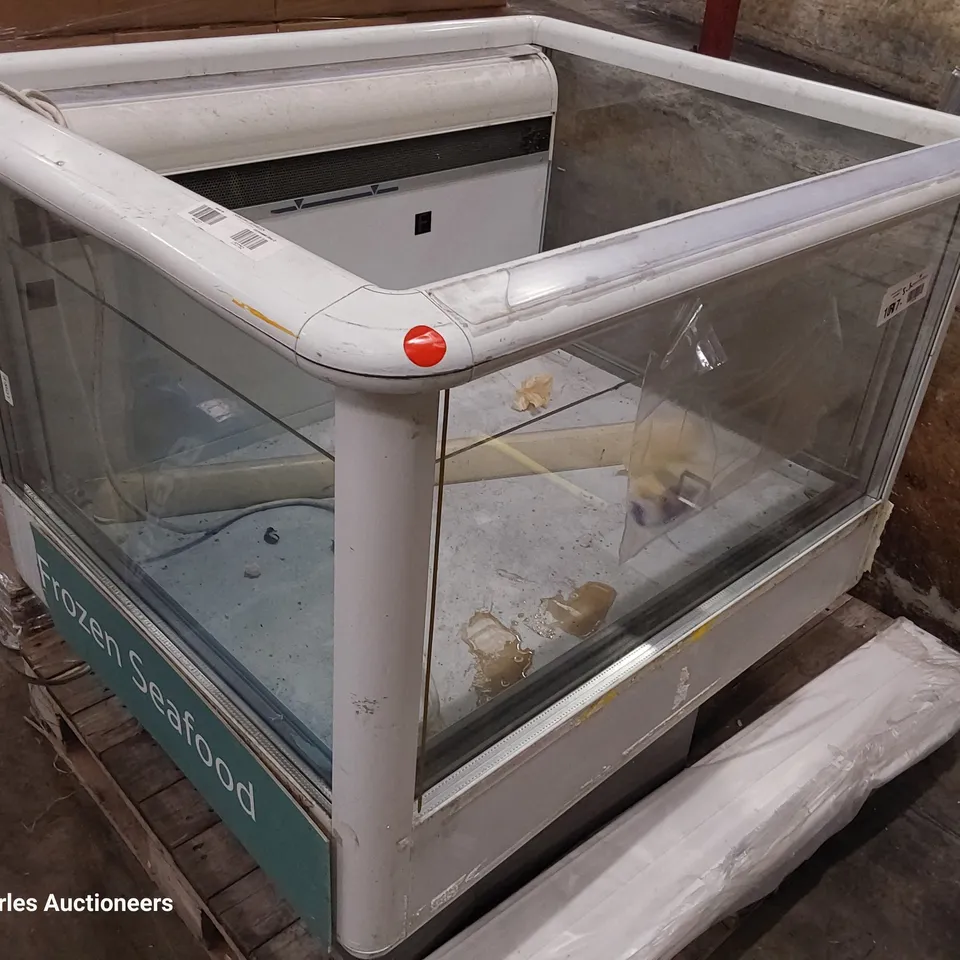 CARRIER DISPLAY/ SELF SERVE FREEZER Model COI17