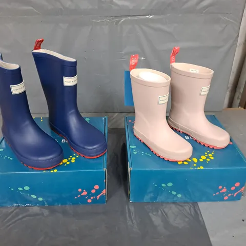 BOX OF APPROXIMATELY 11 PAIRS OF KIDS HOLLY AND BEAU RAIN BOOTS - VARIOUS COLOURS AND SIZES