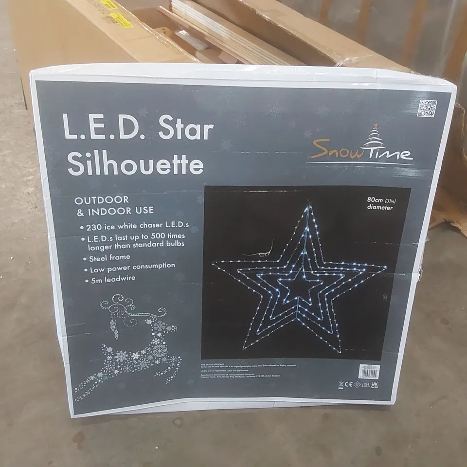 BOXED WHITE STAR LIGHTED WINDOW DECOR