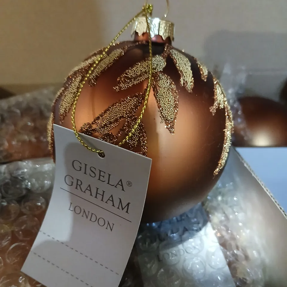 SIX BRAND NEW GISELA GRAHAM LONDON CHRISTMAS BAUBLE - BROWN WITH GOLD GLITTER FERN PATTERN