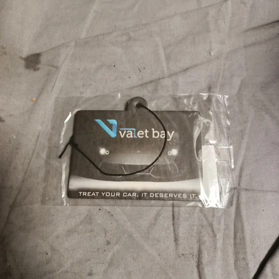 BOX OF APPROXIMATELY 100 VALET BAY CAR  AIR FRESHENER 