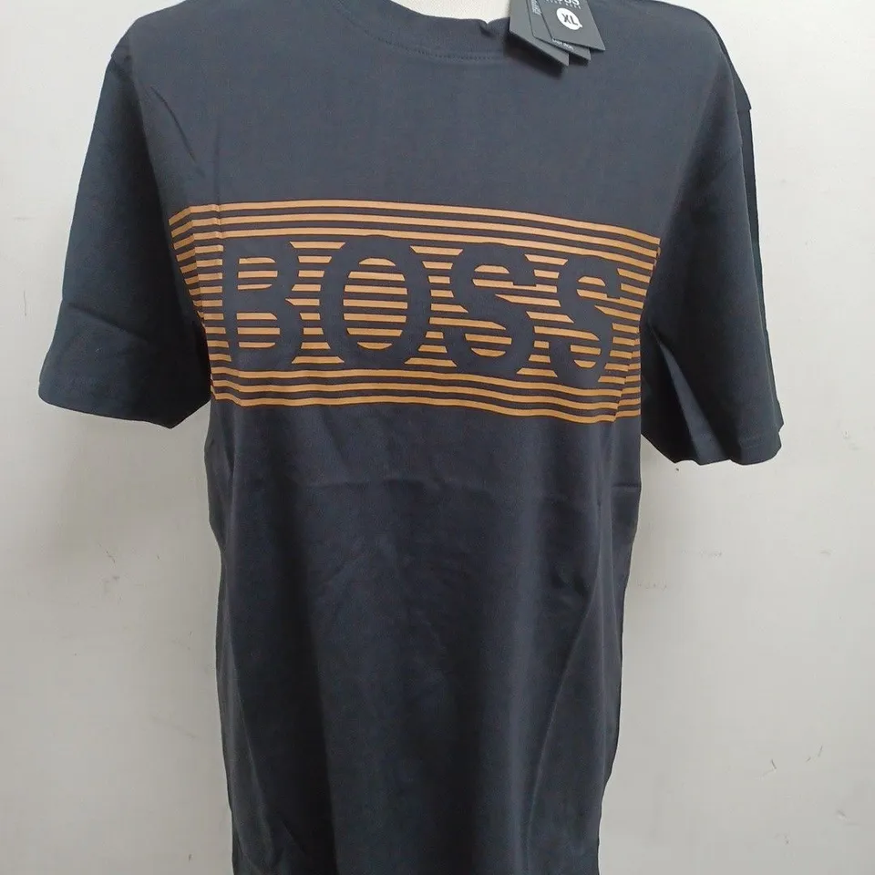 HUGO BOSS BLACK T-SHIRT - XL