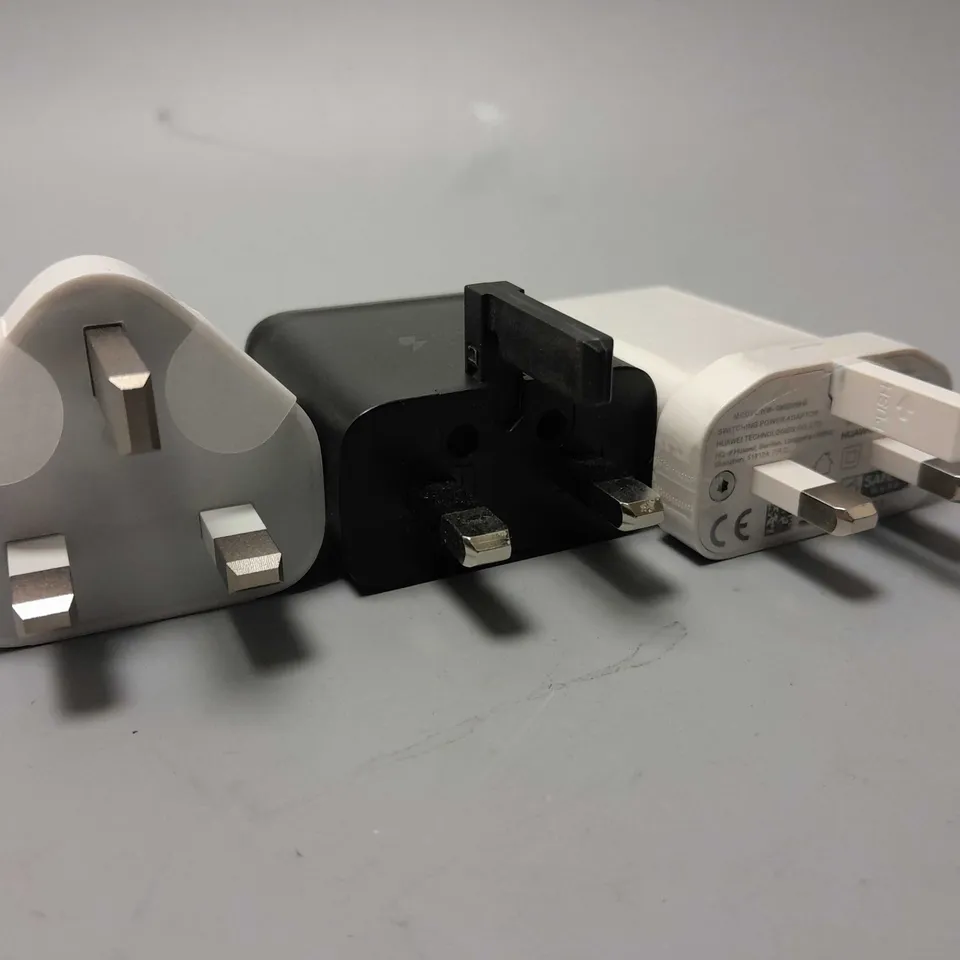 APPROXIMATELY 200 USB TRAVEL ADAPTER PLUGS TO INCLUDE APPLE, SAMSUNG, HUAWEI, ETC