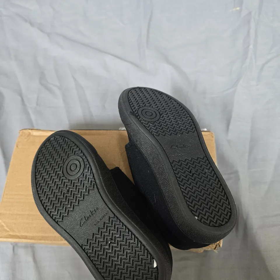 CLARKS HOPPER RUN KIDS' SHOES - BLACK FABRIC, UK 10 (EU 28) RRP £29.98