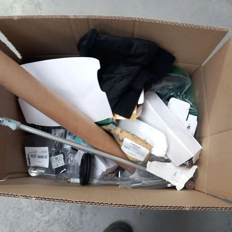 LARGE QUANTITY OF ASSORTED HOUSEHOLD PRODUCTS 