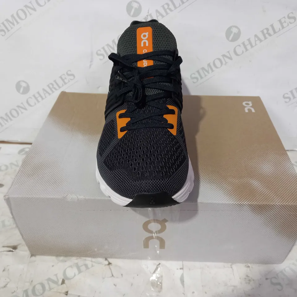 BOXED PAIR OF ON CLOUDSWIFT SHOES IN BLACK/ORANGE UK SIZE 8.5