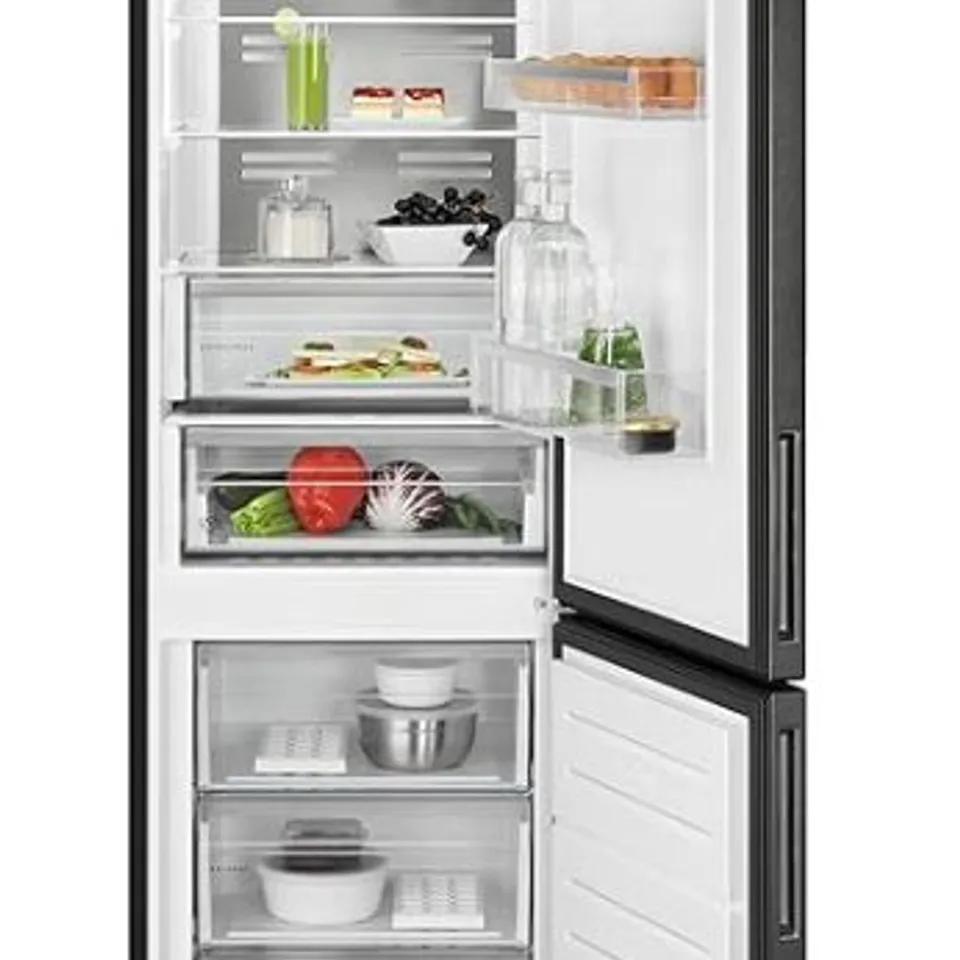 AEG 7000 SERIES FRIDGE FREEZER RCB736E3MB NOFROST 266/101 LITRES, BLACK STAINLESS STEEL & DARK GREY [ENERGY CLASS E]