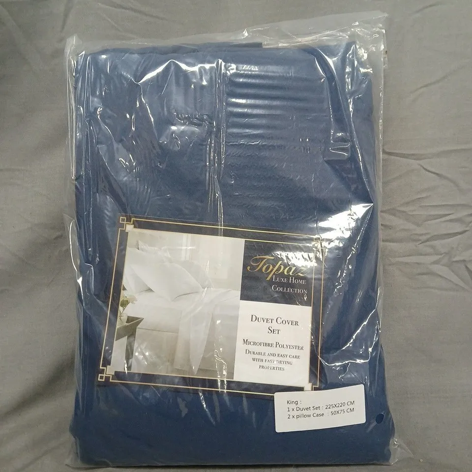 BOX OF APPROXIMATELY 10 TOPAZ HOME DUVET COVER SETS IN BLUE