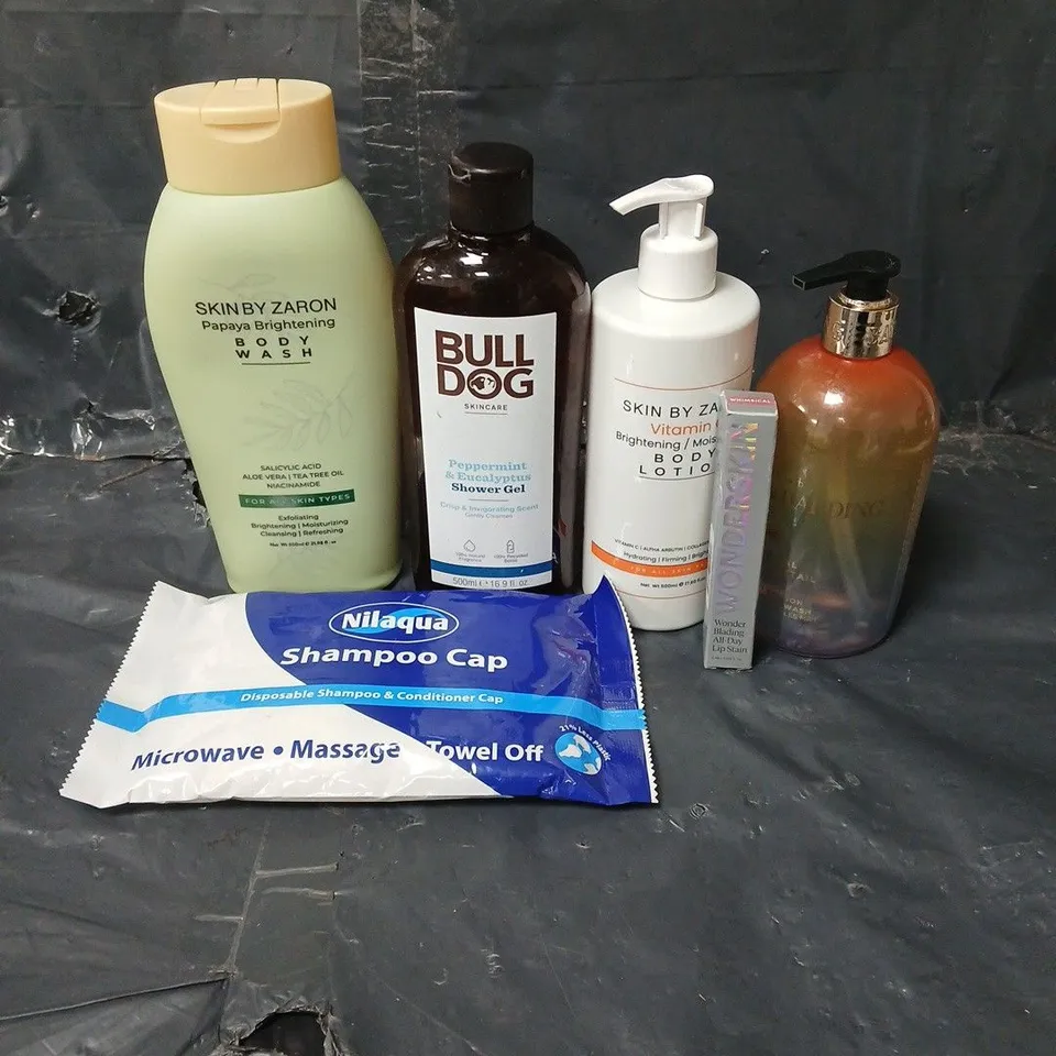 APPROXIMATEY 20 ASSORTED HEALTH AND BEAUTY PRODUCTS TO INCLUDE BULL DOG SHOWER GEL, SHAMPOO CAP AND SKIN BY ZARON BODY LOTION