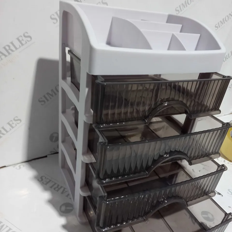 BOX OF APPROXIMATELY 10 ITEMS TO INCLUDE STORAGE BOXES, TOILET BRUSH, COSMETIC BOX ETC