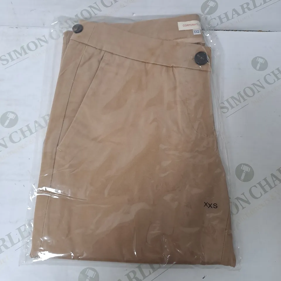 SEALED SET OF 6 BRAND NEW CORPORATIVE STYLE CHINO PANTS IN BROWN - XXS