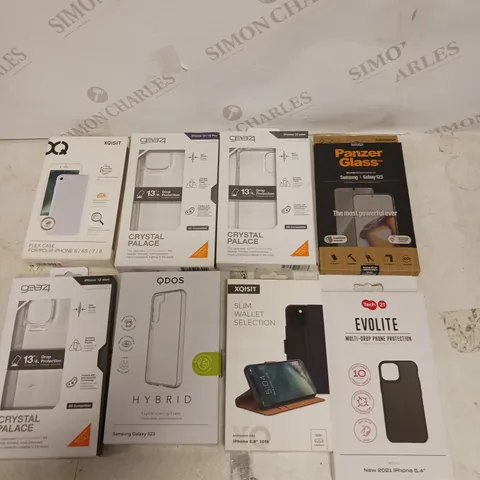 APPROXIMATELY 30 ASSORTED SMARTPHONE PROTECTIVE ACCESSORIES TO INCLUDE CASES & SCREEN PROTECTORS