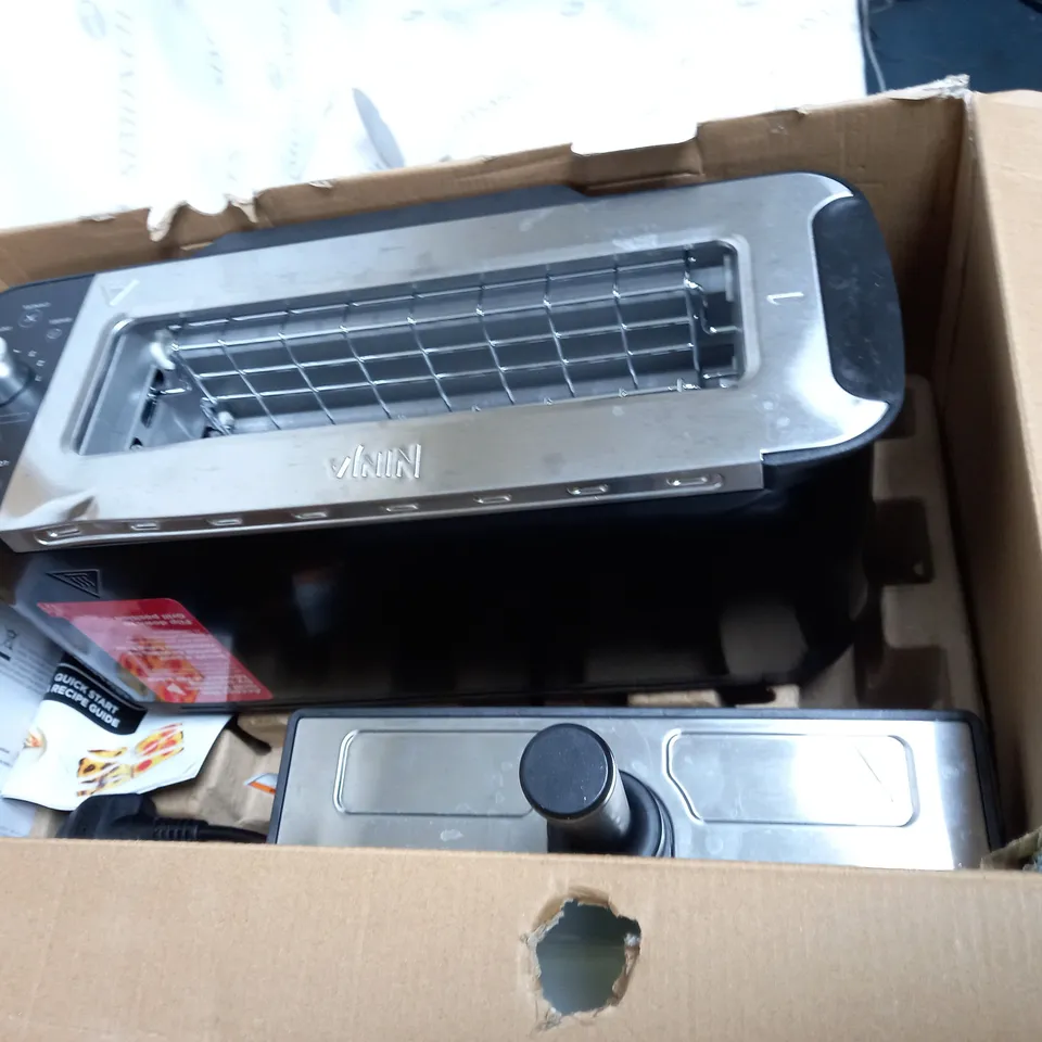 BOXED NINJA 2 IN 1 TOASTER & GRILL ST100UK