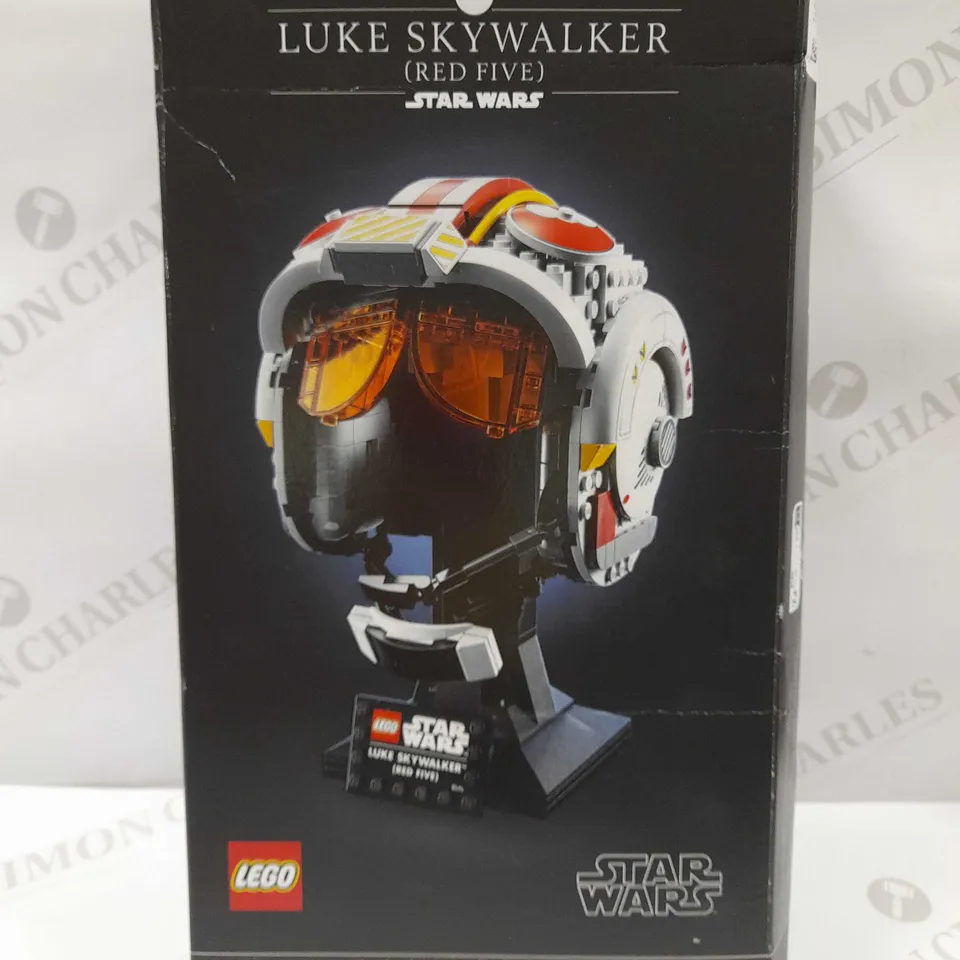 LEGO STAR WARS LUKE SKYWALKER RED 5 HELMET SET 75327 RRP £54.99