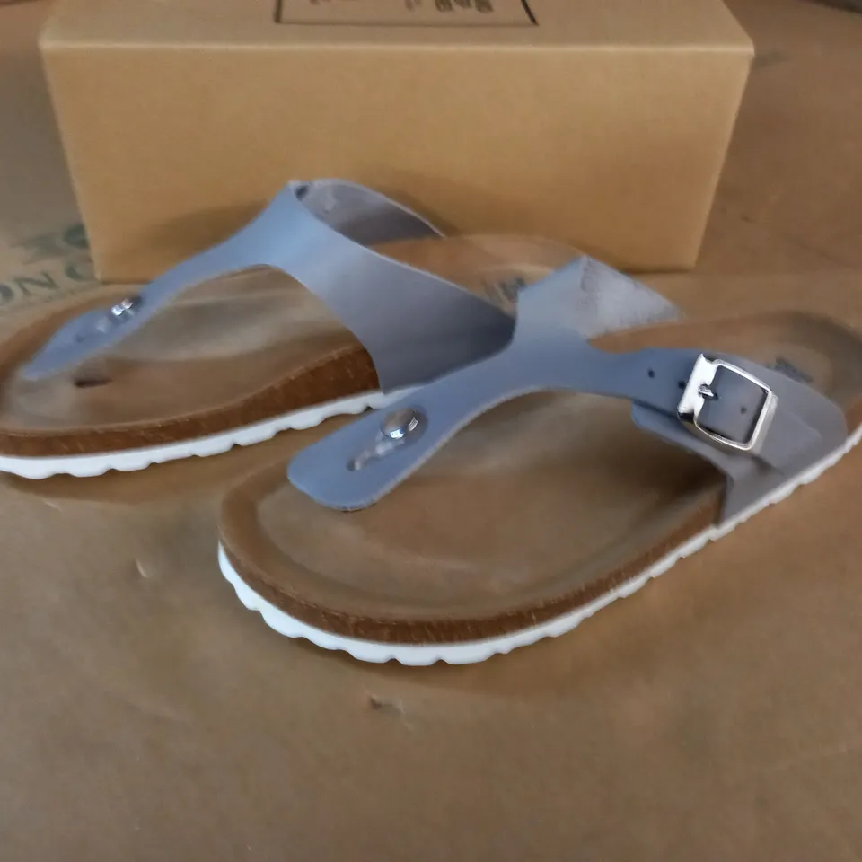 GRAND STEP SHOES VEGETABLE TANNED LEATHER SANDALS - 40