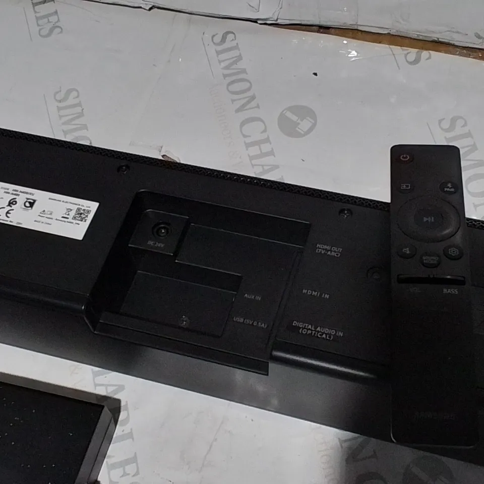 UNBOXED SAMSUNG HW-N400 SOUND BAR