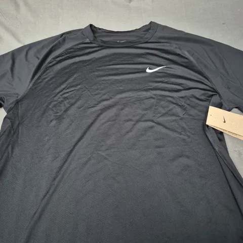 NIKE LOGO CASUAL TEE SIZE L