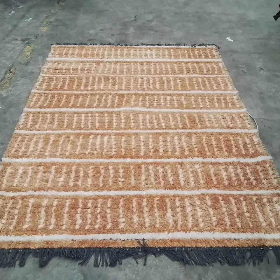 QUALITY DESIGNER AREA RUG - APPROXIMATELY 170X120CM