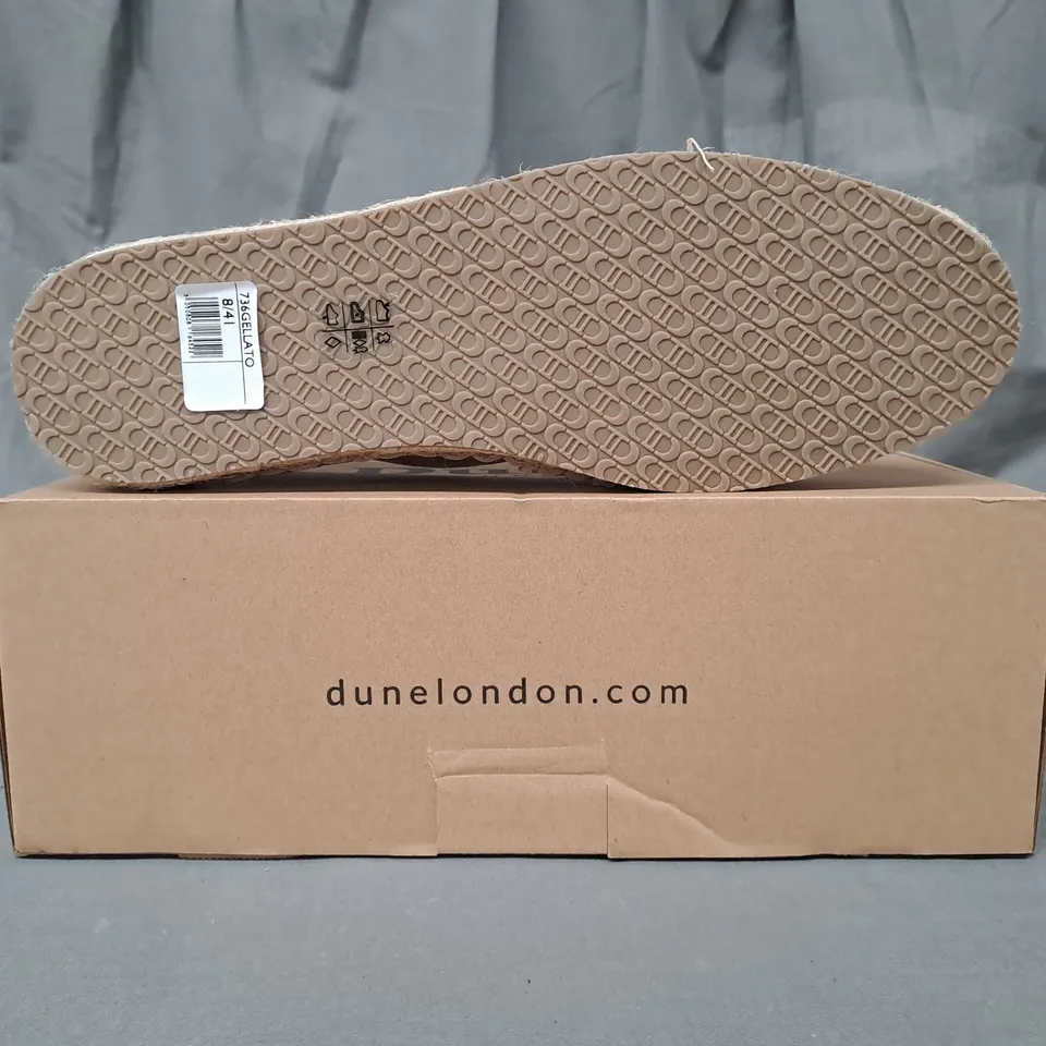 BOXED PAIR OF 736 GELLATO LOAFERS IN BEIGE SIZE 8