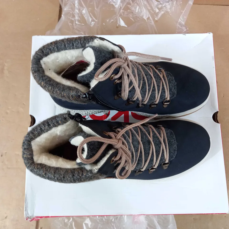 RIEKER LACE NAVY BOOT - SIZE 5
