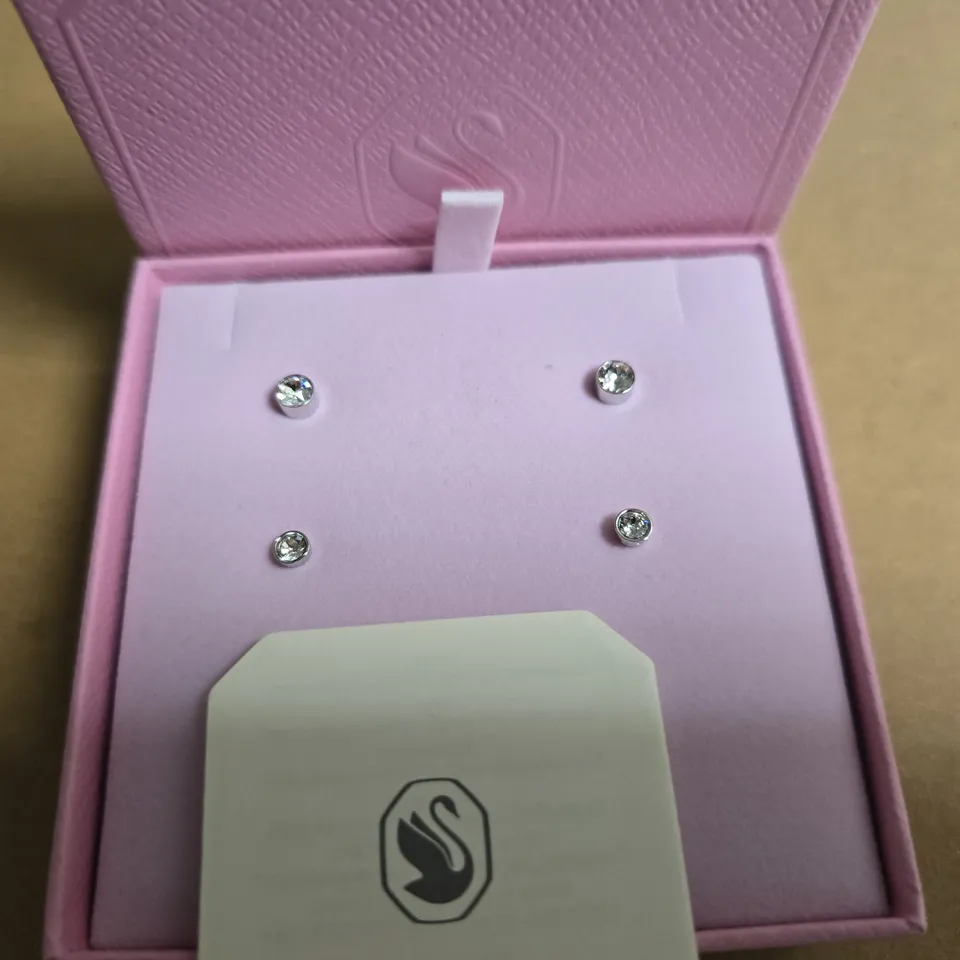 SWAROVSKI PAIR OF STUD EARRINGS