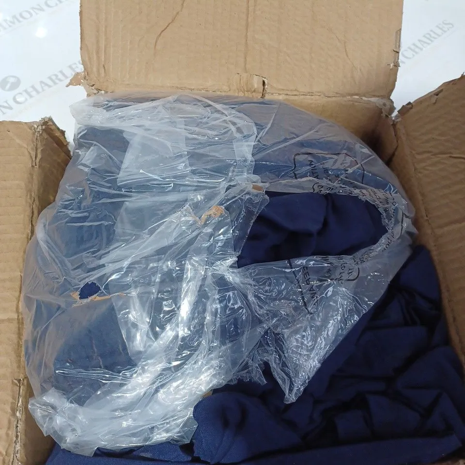 4 PIECE WHITE DOUBLE SIZE DUVET SET 