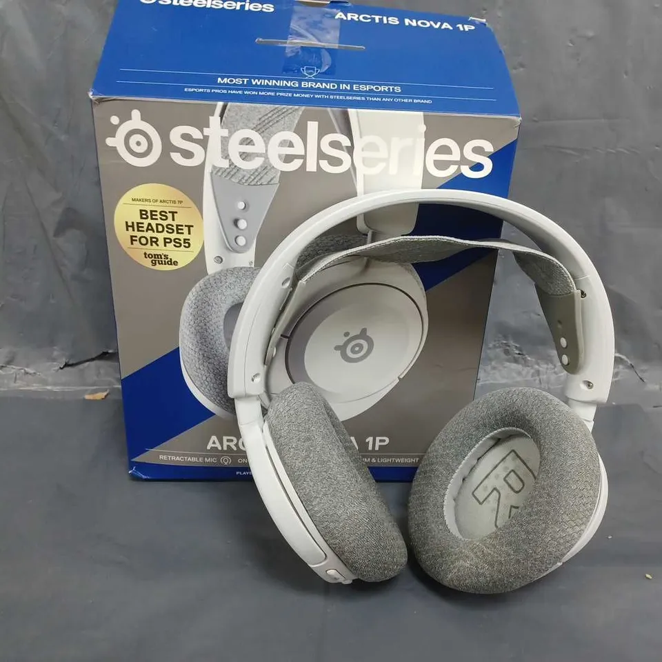 STEELSERIES ARCTIS NOVA 1P PS5 GAMING HEADSET- WHITE