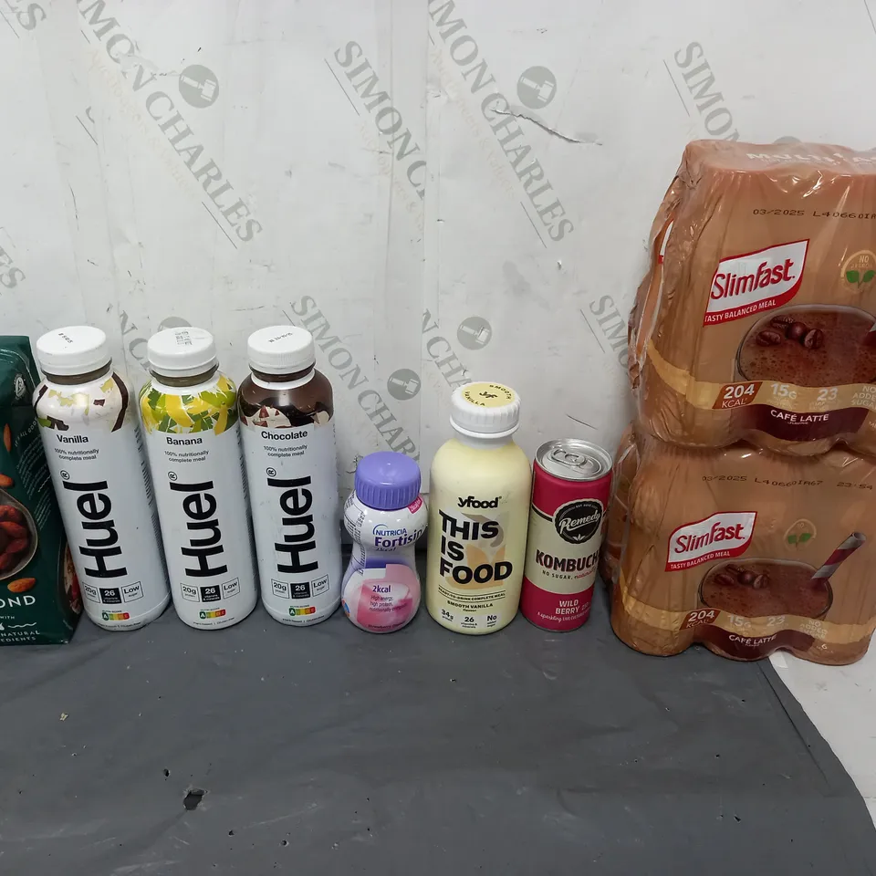 APPROXIMATELY 8 ASSORTED FOOD ITEMS TO INCLUDE - HUEL, YFOOD SMOOTH VANILLA, AND SLIMFAST CAFE LATTE ETC. 