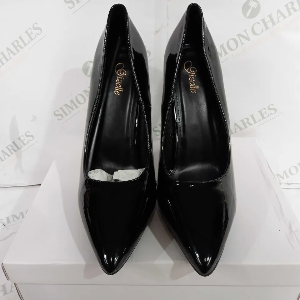 BOXED PAIR OF GIZELLE POINTED TOE STILETTO HEELS IN BLACK - EU 45