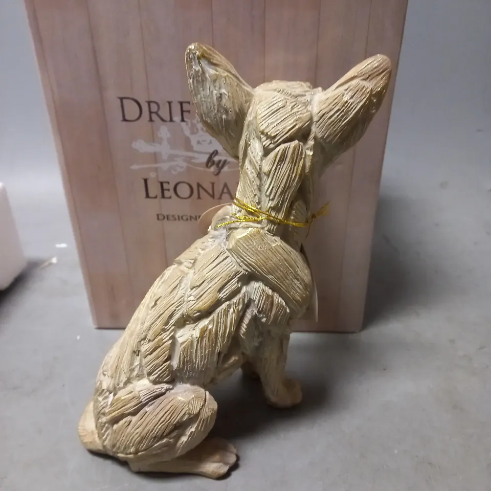 BRAND NEW DRIFTWOOD BY LEONARDO SITTING CHIHUAHUA