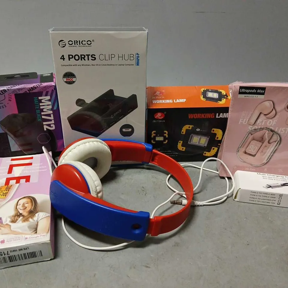 APPROXIMATELY 15 ASSORTED ELECTRICAL PRODUCTS TO INCLUDE HEADPHONES, 4 PARTS CLIP HUB, MM712 WIRELESS MOUSE, ETC