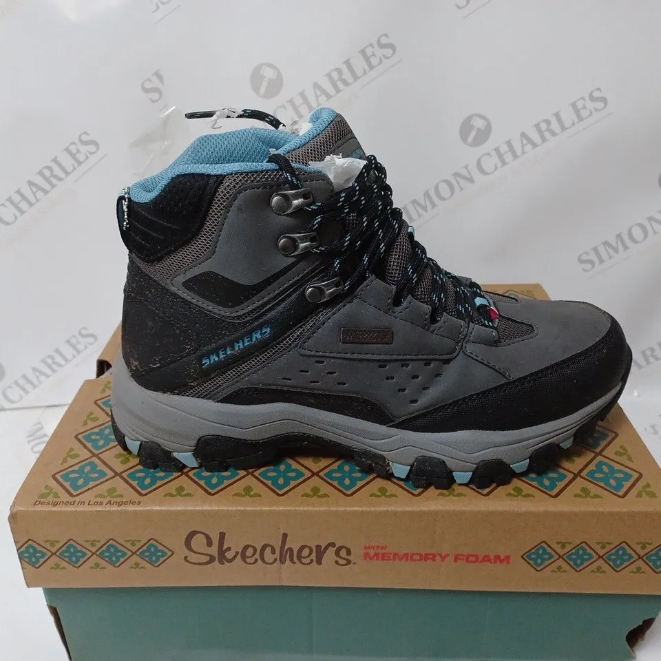 BOXED PAIR OF SKECHERS CHARCOAL HIKING BOOTS SIZE 4.5