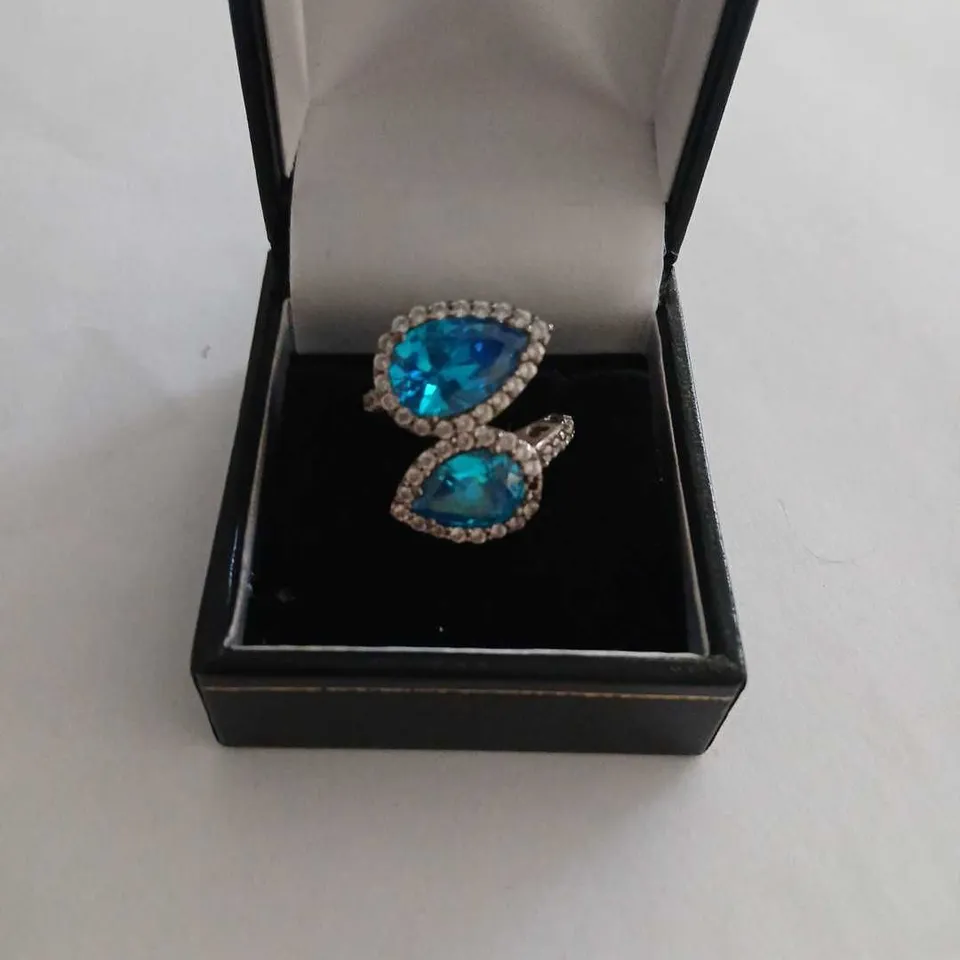 TEN ASSORTED STERLING SILVER RINGS